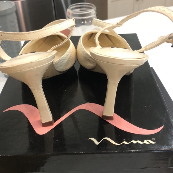 Nina Tambour -SX Bone Snake skin heels cream color pointed toe women's size 8 - Picture 2 of 7
